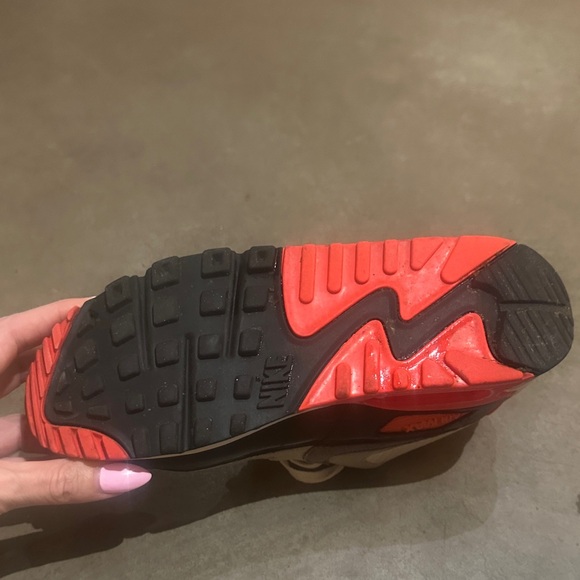 Nike Air Max 90 Gs 'Infrared's (Size 8.5 woman’s) - Picture 8 of 9